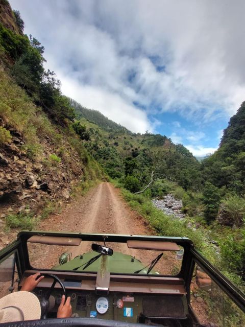 4 hours Unique Jeep Safari Tour to Pico do Arieiro, Madeira - Off-Roading on Madeira: Safe Ride, Fun Ride