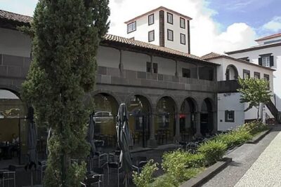 A Self-Guided Walk Through Funchal’s Historic Heart With a Local - Old Protestant Cemetery: a gentle monument with a big backstory