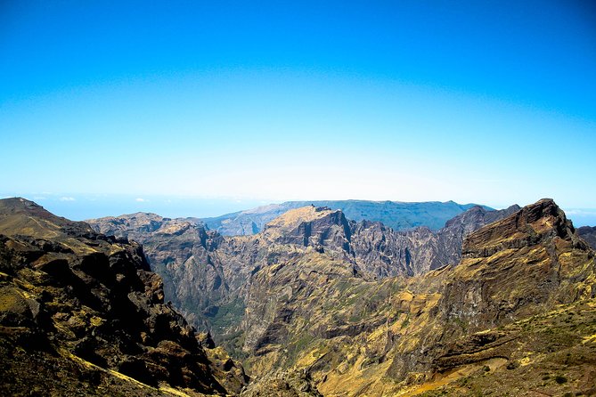 Achada do Teixeira to Pico Ruivo in Madeira (PR1.2) - Hiking Tour - The Funchal-to-Santana-to-Pico Ruivo flow (and why it matters)