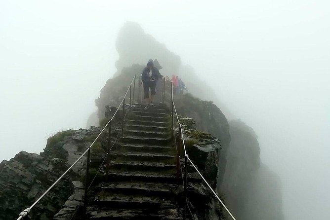 Achadas Teixeira- Pico Ruivo -& Pico pedras/Queimadas forest walk - Levada time and forest paths: where the hike slows down