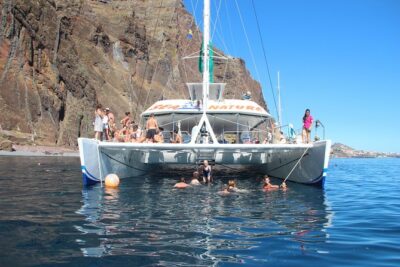 Arieiro Peak and Cristo Rei 4x4 Experience + Dolphins Watching - The gap, then the harbor: timing Funchal’s dolphin and whale cruise