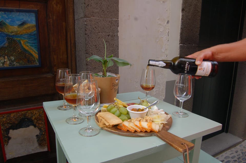 Bar hopping Tour & Poncha Workshop - Funchal - What you’ll get (and what you won’t)