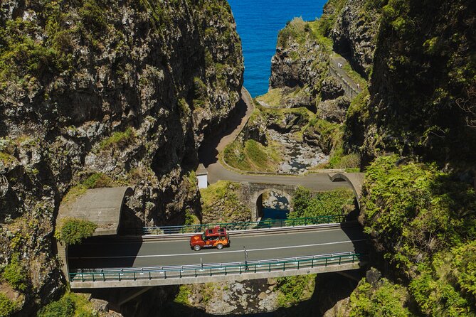 Bespoke adventure in Madeira with pick-up - Handling the real Madeira roads: comfort, timing, and safety checks