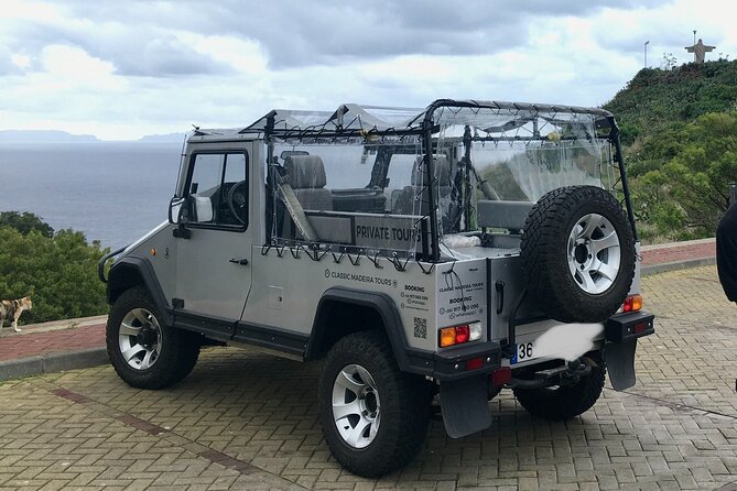 CABO GIRÃO (Half Day tour/3h) / Private Classic Car (4L). - Entering Funchal by Renault 4L: the fun is in the ride