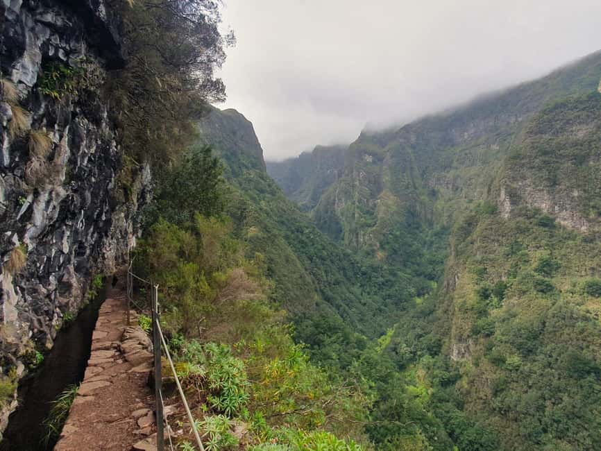 Caldeirão Verde: Queimadas PR9 Transfer and Self-Guided Hike - The hike plan: how the self-guided Caldeirão Verde route is set up