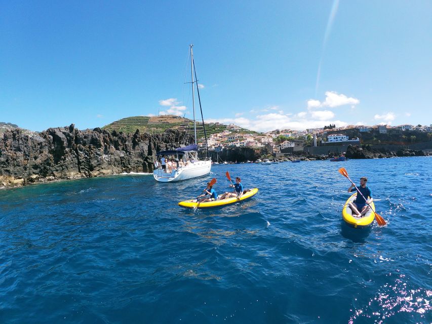 Câmara de Lobos: Private Guided Kayaking Tour in Madeira - Roberto’s guiding style: ocean stories, confidence, and local advice