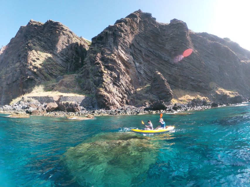 Câmara de Lobos: Private Guided Kayaking Tour in Madeira - Meeting at the boat ramp: simple setup, bring the right gear