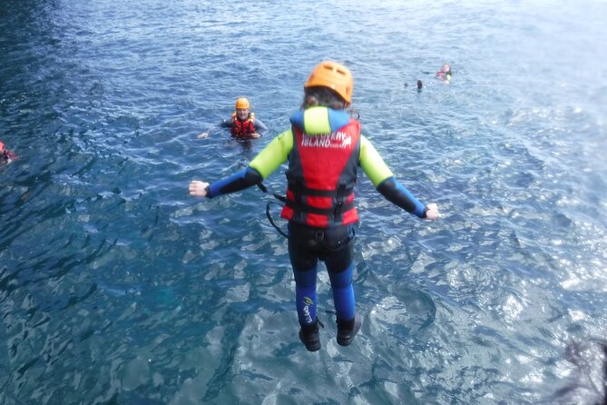 Coasteering Tour - Cliff jumping, swimming, scrambling. - Group Size, Solo Comfort, and How Long 4 Hours Really Is