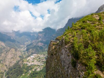 Do Funchal - Nun's Valley Tuk Tuk Tour (2h30) - The first big view: Pico dos Barcelos and why quick stops work here