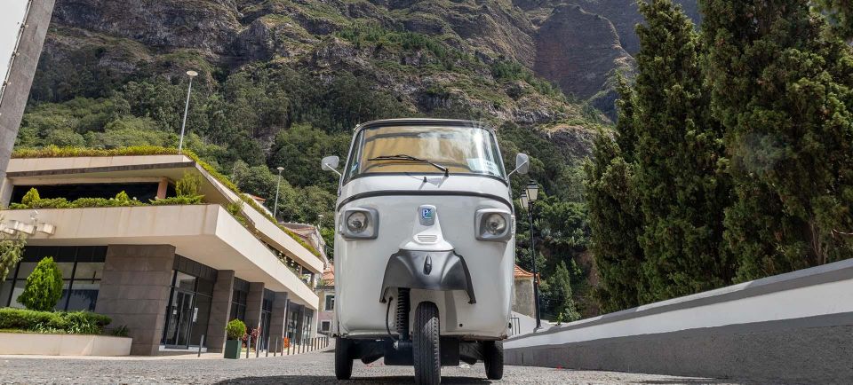 Do Funchal - Nun's Valley Tuk Tuk Tour (2h30) - How the timing feels in real life: photo bursts, photo pauses, and summit time