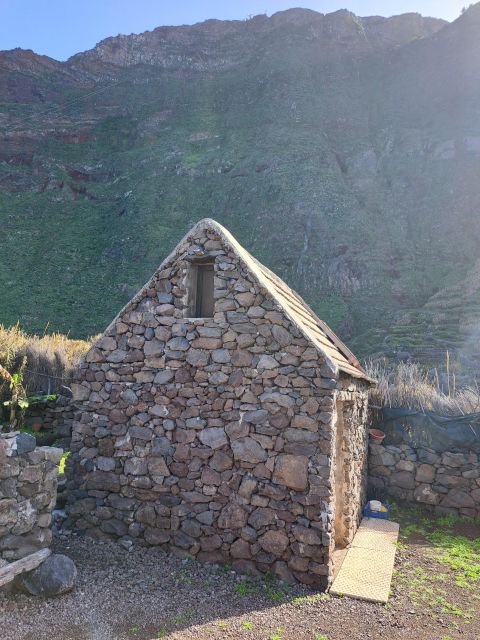 EAST MADEIRA:,Peaks, Forest walk,Thatched Roofs, Rum factory - Machico viewpoint and Caniçal: where Portuguese sailors landed
