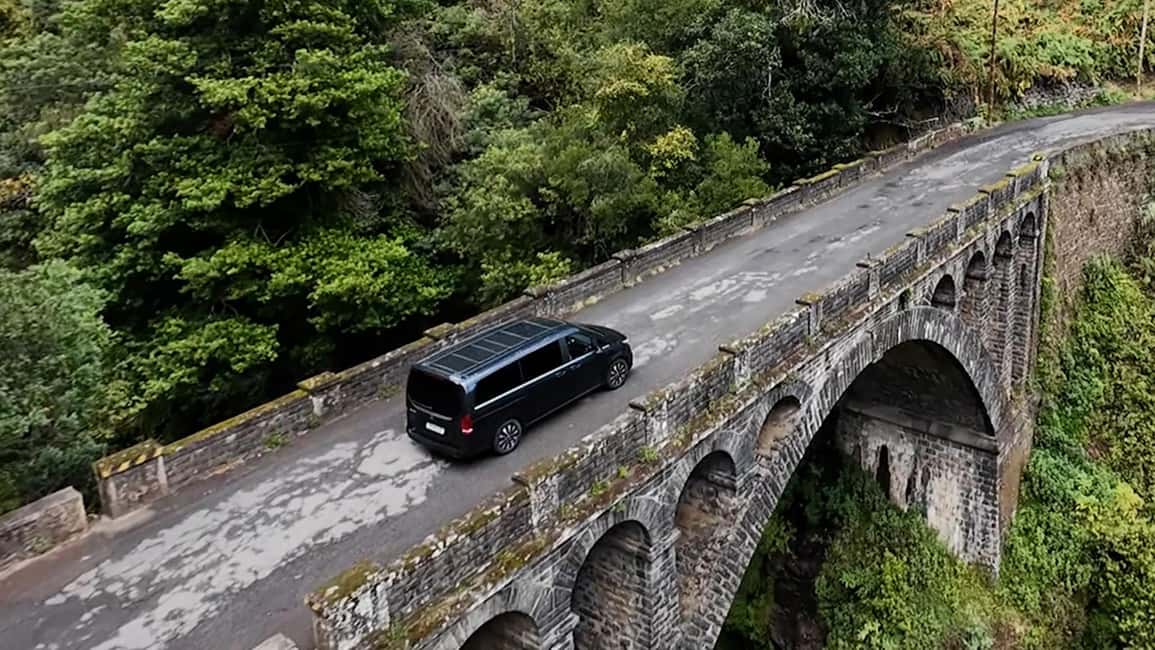 East Side of Madeira – Elegant Alternative to 4x4 Adventures - Miradouro do Guindaste: glass-and-steel views with a floating feeling
