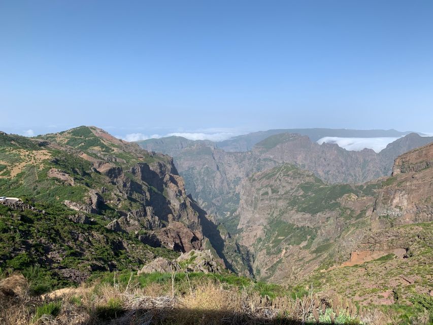 East Tour: Classic jeep tour to East Madeira - Santana - Lombo da Quinta: first big views over Funchal