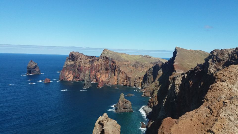 From Funchal: East Tour Madeira 4x4 Jipe Tour Santana Houses - Ribeiro Frio walk: the calm break in the middle
