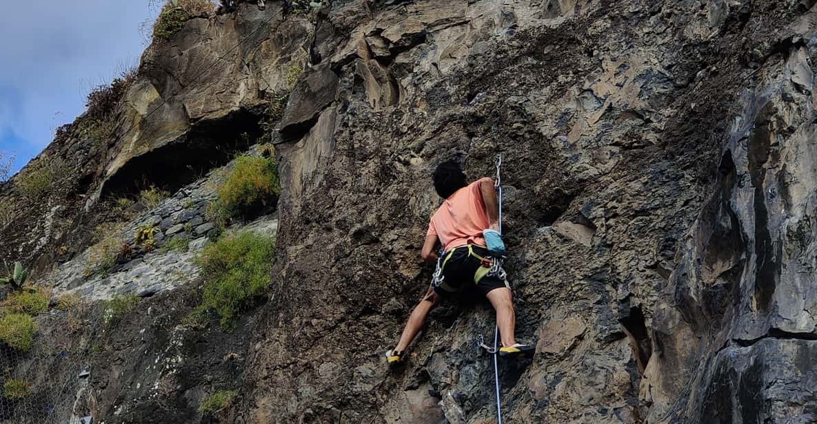 From Funchal: Guided Climbing Tour, with Pick-up - Madeira guided climbing: the 5-hour rhythm from pickup to views