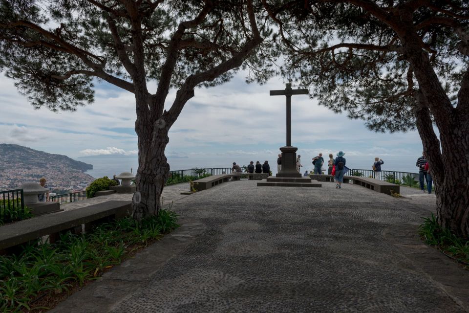 From Funchal: Madeira Nuns Valley Sightseeing Tuk-Tuk Tour - The Lift-Up to Pico dos Barcelos (355 m): A Viewpoint Built for Cameras