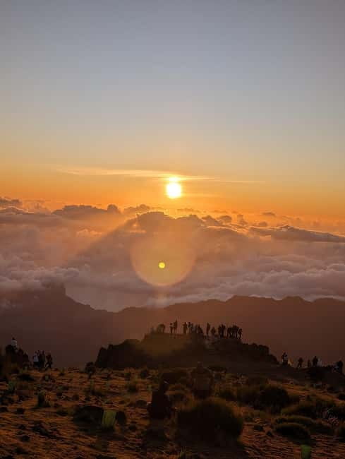 From Funchal: Pico Arieiro Sunrise with Optional Breakfast - The sunrise stop: cold air, blankets, and where the tour goes next