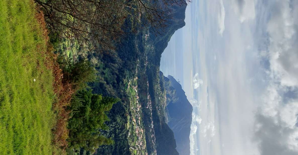 From Funchal: Pico Do Arieiro and Santana Full-Day 4x4 Tour - The return by the eastern coast: views without rushing through them