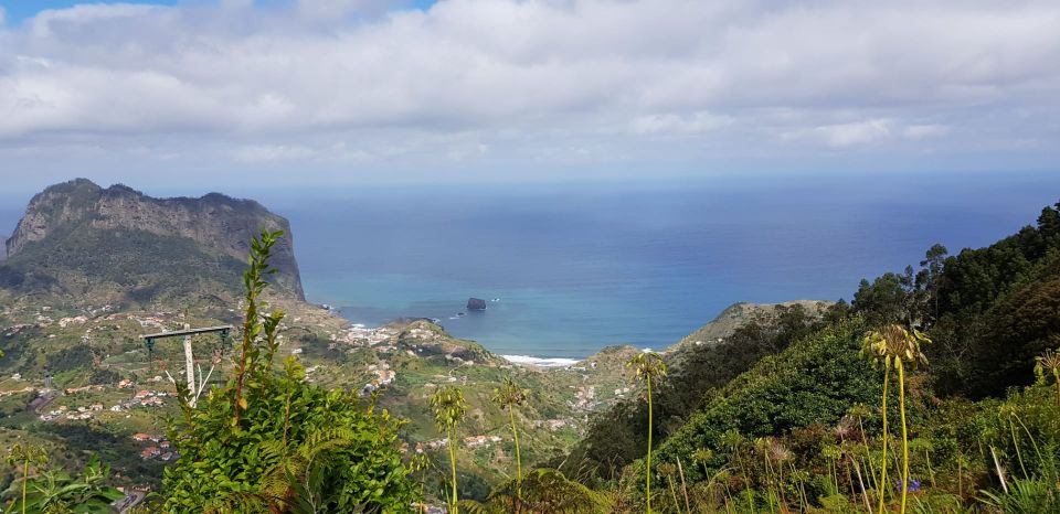 From Funchal: Santana and Pico do Areeiro East Island Tour - From Funchal pickup to an 8-hour East Madeira rhythm