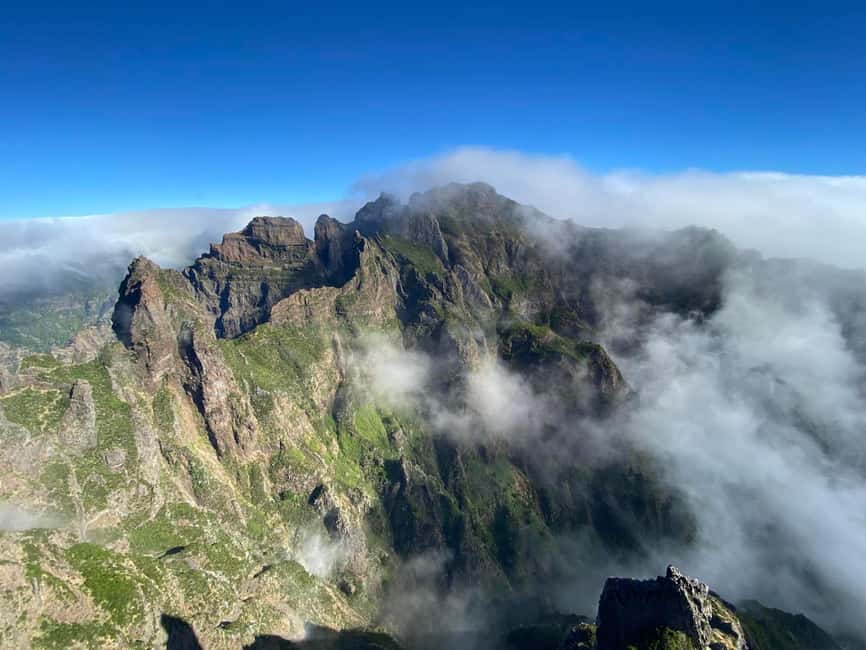 From Funchal: Transfer to Pico do Arieiro & Pico Ruivo Trail - The self-guided hike: what your 5 hours will feel like