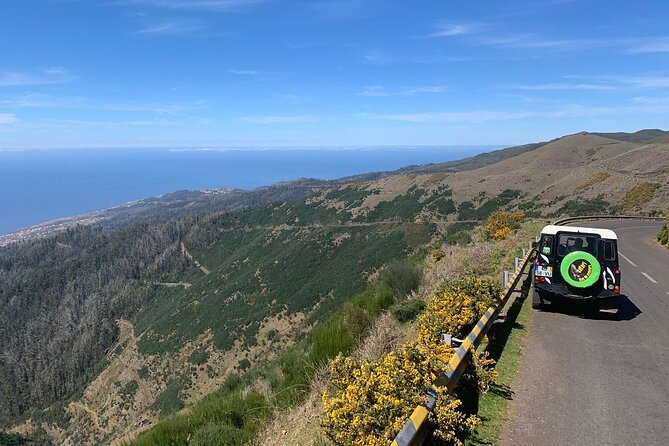 Full-Day Jeep Safari West: Fanal, Porto Moniz, Seixal, Cabo Girão - Stop 1: Câmara de Lobos Bay and the Sea-Boat Views
