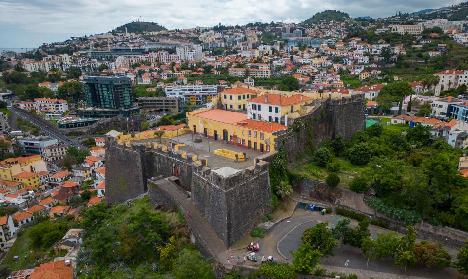 Funchal : 1 hour City Tour by Tuk-Tuk - A 1-hour tuk-tuk style that keeps Funchal easy