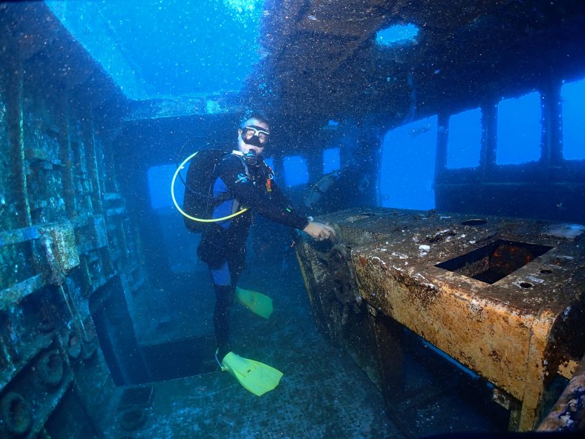 Funchal: Advanced Scuba Diving Afonso Cerqueira Wreck - Instructor support and English briefings