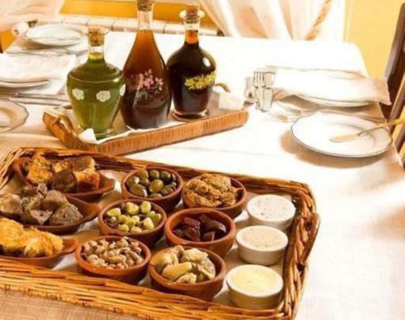 Funchal Agriculture Green Tour - Santana lunch: cozy rural Maderian cooking with drinks included