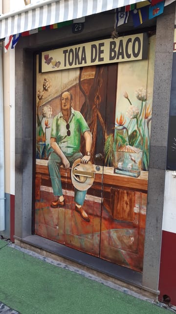 Funchal: famous places and magical corners. - A Secret Stop and a Bakery Pause: Short and Purposeful