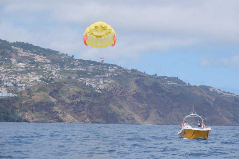 Funchal: Parasailing Tour on the Coast of Madeira Island - Flying safely: the real meaning of professional crew and life jackets