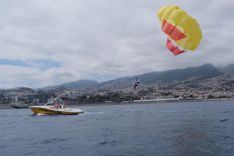 Funchal: Parasailing Tour on the Coast of Madeira Island - From marina to sky: what happens during the 30 minutes