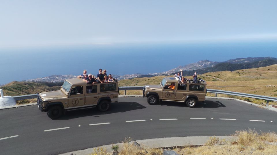 Funchal: Pico Arieiro, Cristo Rei and Dolphins Watching - Santo António da Serra Off-Road: The Open-Roof Jeep Moment