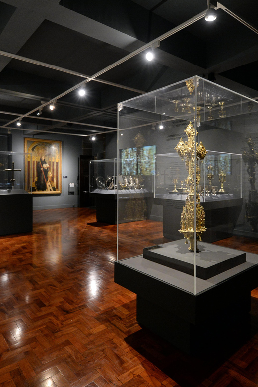 Funchal: Sacred Art Museum of Funchal Entry Ticket - Portuguese painting, sculpture, and sacred textiles: what to focus on