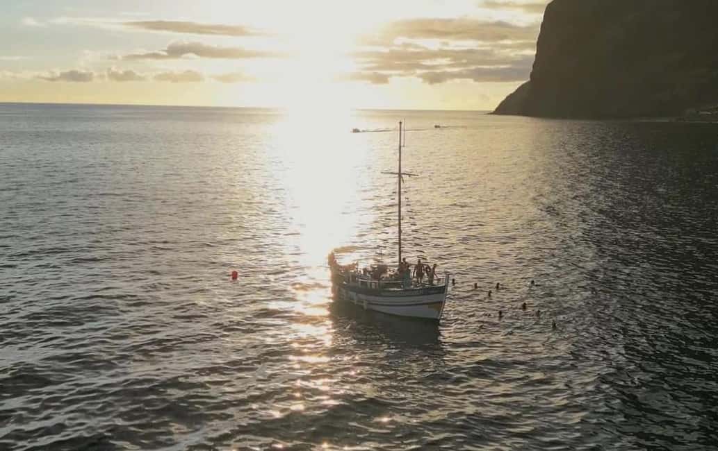 Funchal: Sunset Tour on Traditional Madeiran Boat w/ Drinks - The snorkeling stop: included gear and real expectations