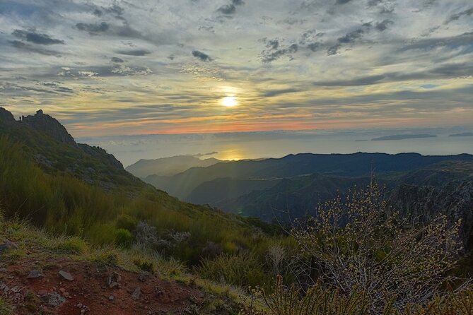 Half day Tour From 0 To 1818 Meters To Pico Do Arieiro Sunrise - Morning Pickup and the Ride Up to Pico do Arieiro
