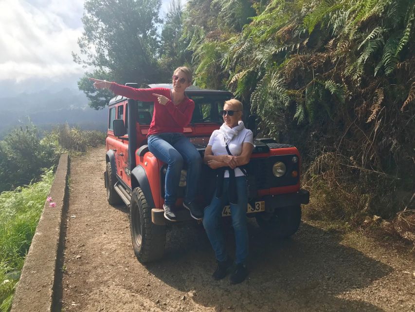 Jeep Tour Santana to East-Side - Guindastre Viewpoint: The Glass Platform Moment