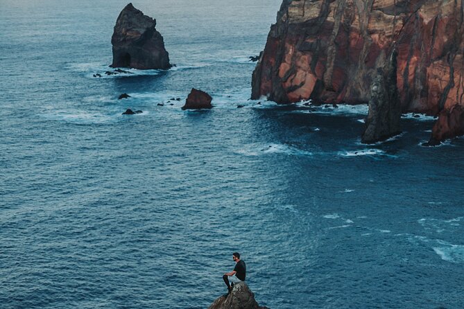 Jeep Tour to East ( Pico Arieiro, Santana, Faial, Caniçal) - Stop 5: Ponta de São Lourenço—walk, photos, and souvenirs