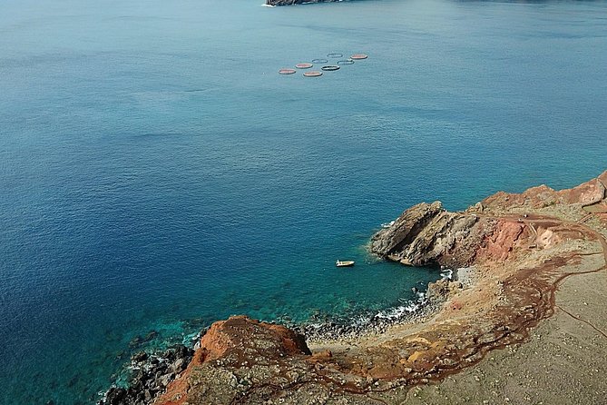 Lighthouse View 2 - Boat Tour Ponta São Lourenço - Guides, boats, and why the ride style matters