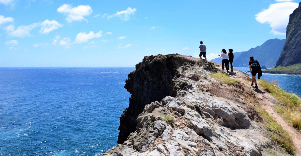 Madeira : Exorbitant West Tour - Cabo Girão glass-floored balcony: the view that sets your mental map
