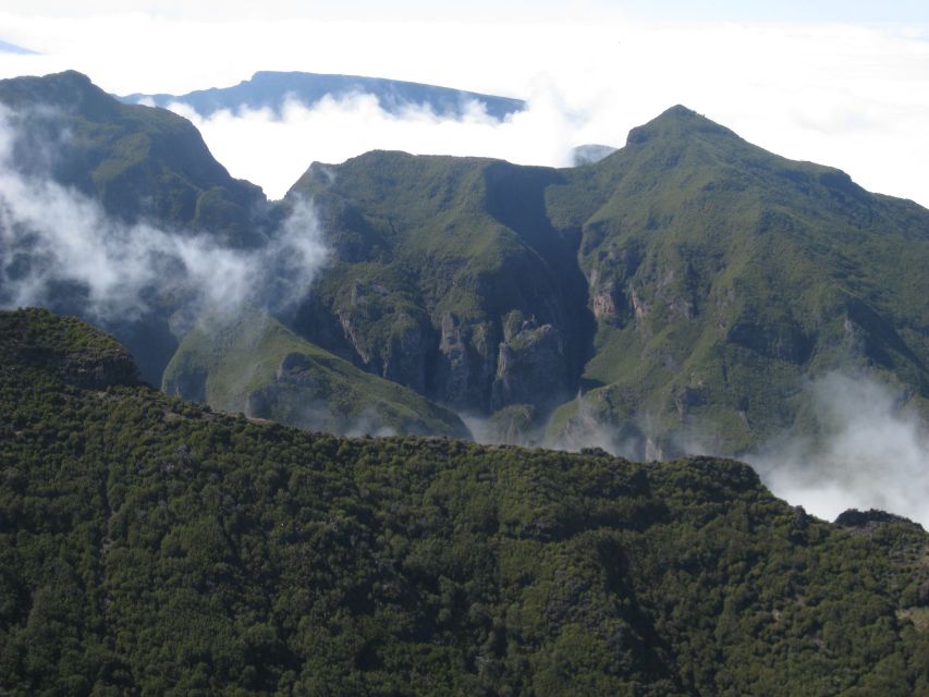 Madeira: Full-Day Pico Ruivo / Achada do Teixeira Walk - The Ascent to Pico Ruivo: Where the Island Turns Into a Viewpoint