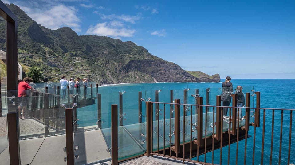Madeira Funchal:East Tour Pico Arieiro & Santana&Laurissilva - The Group Size Factor: Why Small Groups Make This Tour Feel Better