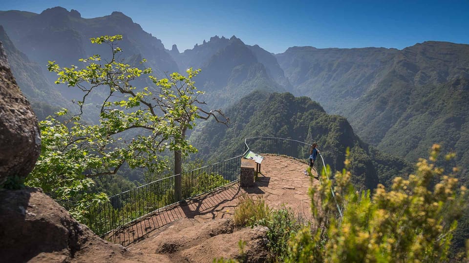 Madeira Funchal:East Tour Pico Arieiro & Santana&Laurissilva - Faial Guindaste Glass Walkways: Ocean-Edge Photos With Teeth