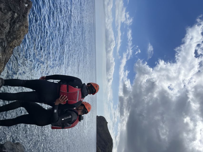 Madeira: Garajau Coastal Hike and Cliff Jumping - Group size and languages: what it feels like day-to-day