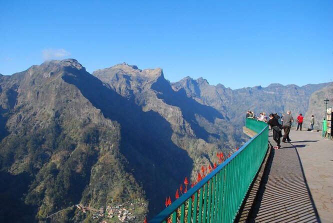 Madeira Half Day Small-Group Tour from Funchal - Pico dos Barcelos: the bay view that sets the tone