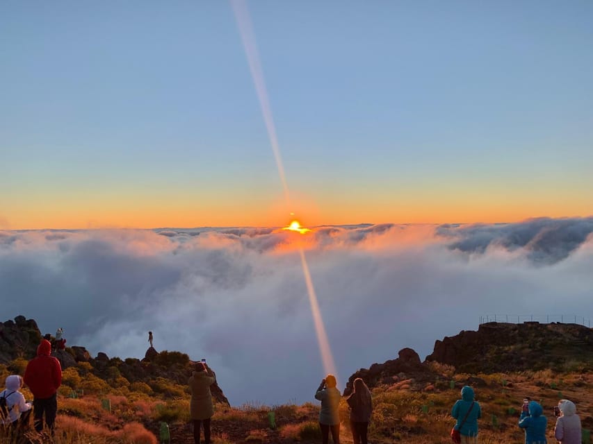 Madeira: Heavenly Sunset Pico do Arieiro with Snacks & Wine - Sunset Above the Clouds at Pico do Arieiro