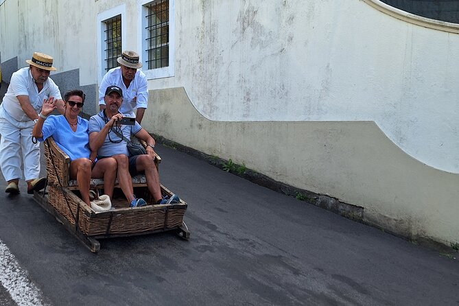 Madeira Highlights: Toboggan, Garden & Cable Car (All-Inclusive) - Cable car up, gardens in, toboggan down: how the schedule really feels