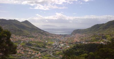 Madeira: Maroços Landscapes 2.5-Hour Guided Walk - Flowers by the route: the easy walk that rewards slow moments