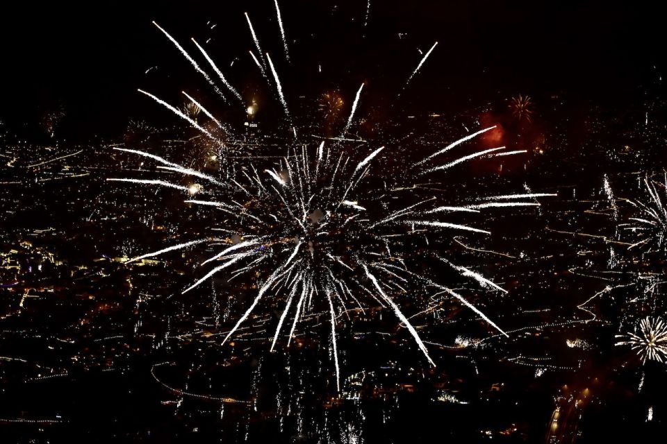 Madeira: New Years Eve Fireworks Catamaran Cruise - Champagne and Madeira wine at sea: what’s actually included