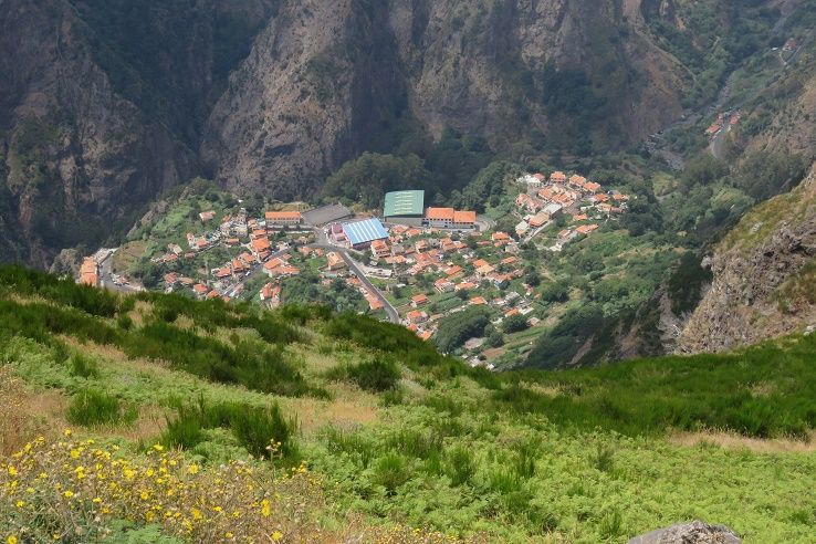 Madeira : Nun's Valleys and Pico Areeiro 4X4 Tour - The Human Part: Your Guide and the Pace