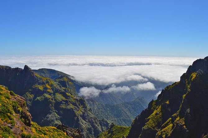 Madeira Peaks - Mountain Walk - Stop 2: Pico Ruivo and the peak-to-peak feeling
